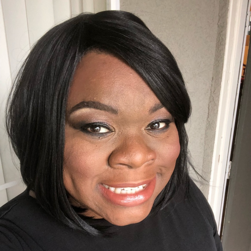 Meet your Posher, Regina